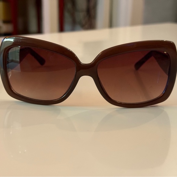Betsey Johnson Brown Retro Glam Sunglasses - Picture 1 of 7